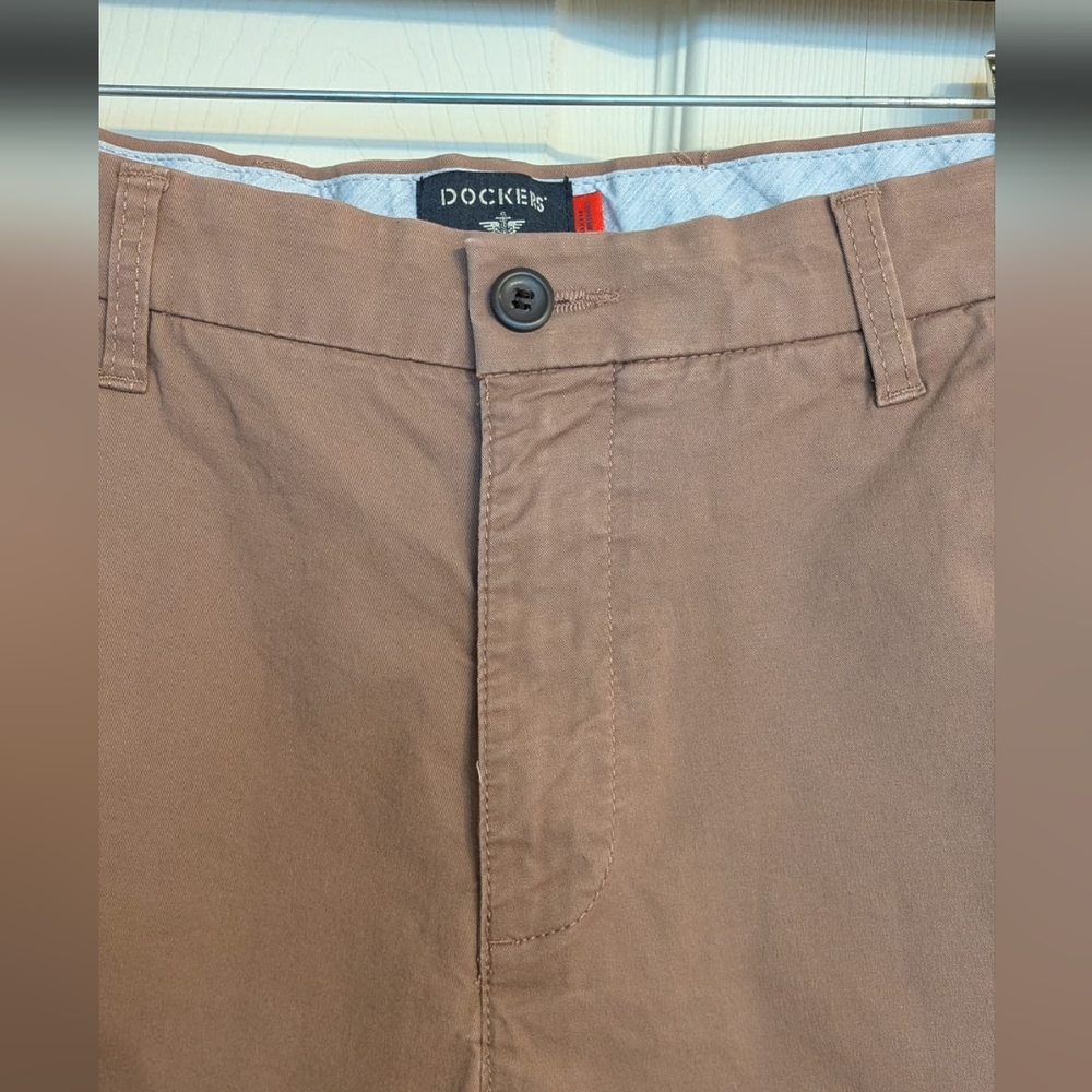 Dockers Dark Salmon Cargo Cotton Shorts, Size W 30 - Picture 4 of 15